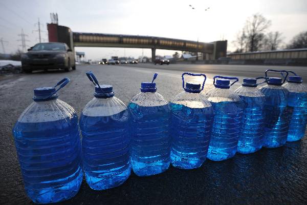 О запрете ввоза на территорию Республики Беларусь, реализации, хранения, транспортировки, использования стеклоомывающей незамерзающей жидкости «SNOW TRACK» «-30°» производства ООО «TEX-ЛАЙН», Российская Федерация О запрете ввоза на территорию Республики Беларусь, реализации, хранения, транспортировки, использования стеклоомывающей незамерзающей жидкости «SNOW TRACK» «-30°» производства ООО «TEX-ЛАЙН», Российская Федерация